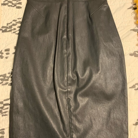 👗Priced to sell!! 🔥 Robert Rodriguez Leather Dress with Cutout - Picture 4 of 6